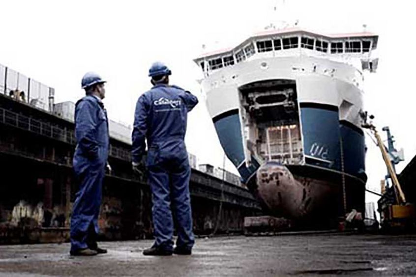Foto af skib i dok - Wilhelmsen Maritime Engineering